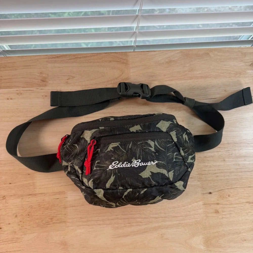 Eddie Bauer Stowaway Tropical Leaf Camo Zipper Packable Waist Pack Fanny